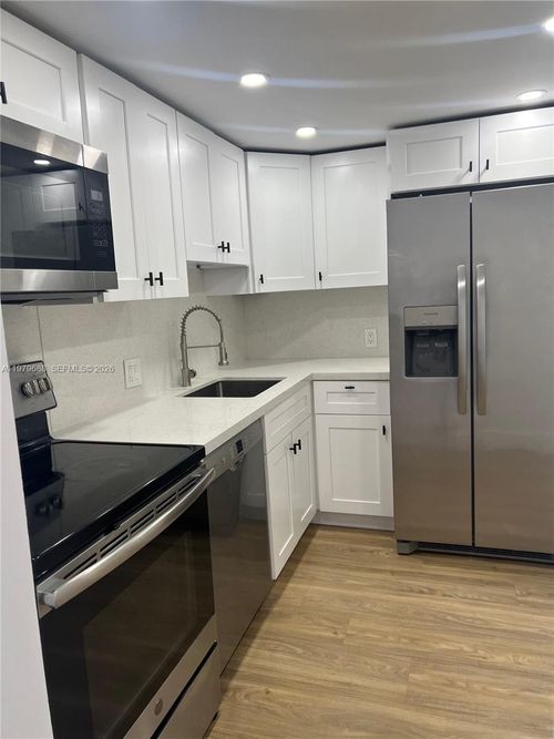 apt-1024-20301 W Country Club Dr, Aventura, FL, 33180-1625 | Card Image