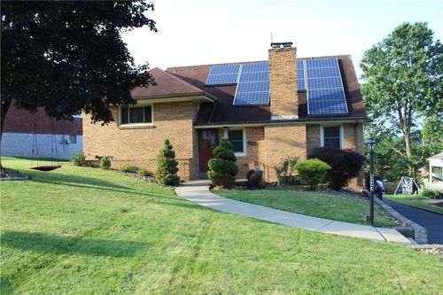 533 Charlotte Dr, Pittsburgh, PA, 15236-2414 | Card Image