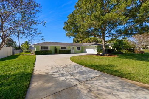 8678 10th Street N, St Petersburg, FL, 33701 | Card Image