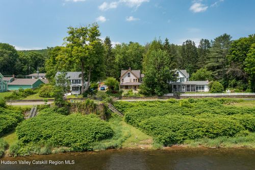 48 River Rd, Highland, NY, 12528-1221 | Card Image