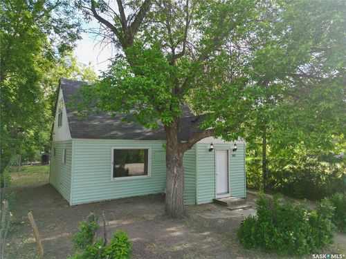 747 12th St W, Prince Albert, SK, S6V3C3 | Card Image