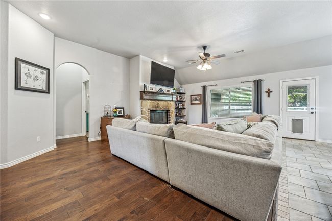 115 Lyndsey Ct, House other with 4 bedrooms, 2 bathrooms and null parking in Boyd TX | Image 11