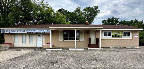 5663 Highland Rd, Waterford, MI, 48327-1972 | Card Image