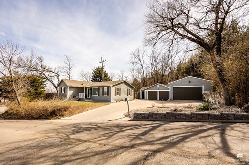 401 Ehlers Rd, Manhattan, KS, 66502-4532 | Card Image