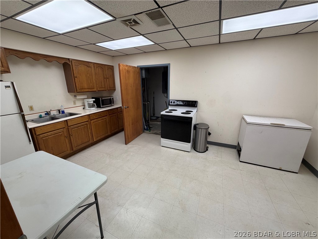 Commercial Lease in Eldon 5