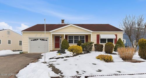 61 Westport Dr, Toms River, NJ, 08757-6384 | Card Image