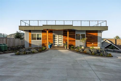 8578 Rumming Rd, Lantzville, BC, V0R2H0 | Card Image