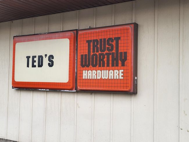 Sign on Street Side | Image 4