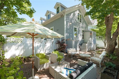 83 John St, Newport, RI, 02840-3107 | Card Image