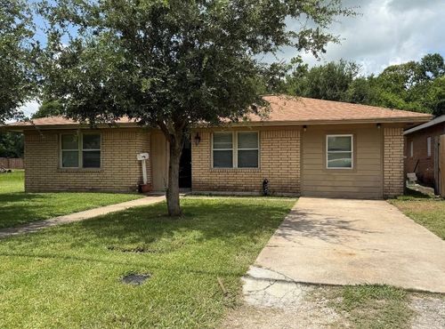 2912 Avenue J, Bay City, TX, 77414-6706 | Card Image