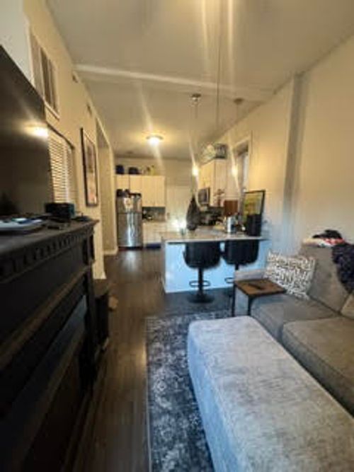 2r-1300 N Greenview Ave, Chicago, IL, 60642-2462 | Card Image