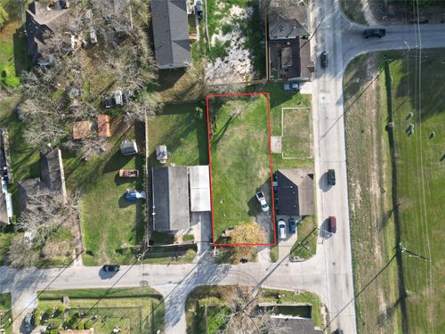 1067 Reverend B J Lewis Dr, Houston, TX, 77088-6161 | Card Image