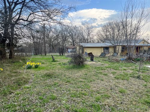 717 W Bushyhead Ave, Nowata, OK, 74048-3805 | Card Image