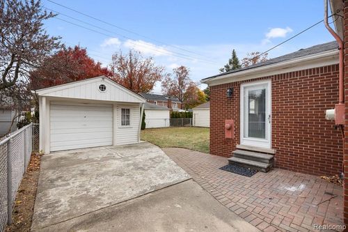 210 S Lafayette St, Dearborn, MI, 48124-1314 | Card Image