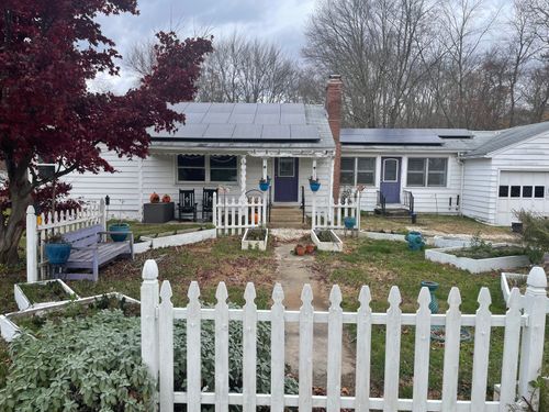 50 Haddam Neck Rd, East Hampton, CT, 06424-1836 | Card Image