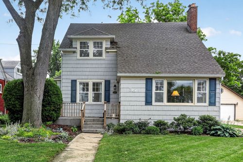 319 E Jefferson Avenue, Wheaton, IL, 60187 | Card Image