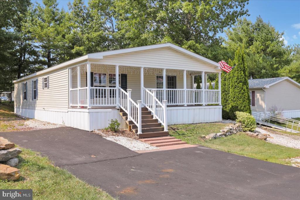 Hope Dr, New Ringgold, PA 17960