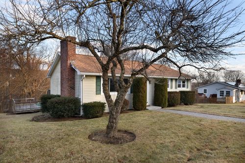 29 Manor Rd, Auburn, MA, 01501-3138 | Card Image