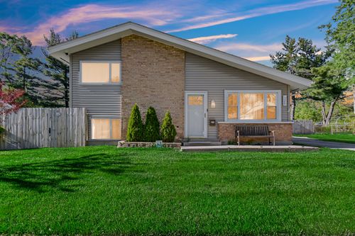 120 Westwood Dr, Park Forest, IL, 60466-1343 | Card Image