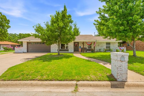 977 Mockingbird St, Stephenville, TX, 76401-1748 | Card Image