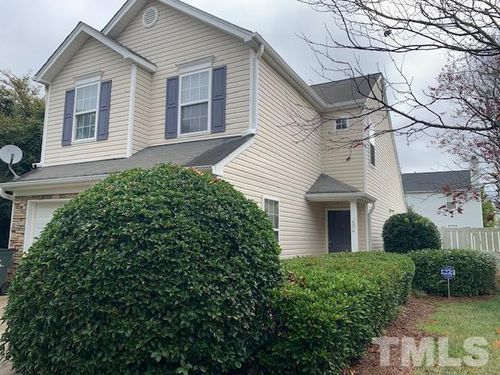 404 Commons Dr, Holly Springs, NC, 27540-7513 | Card Image