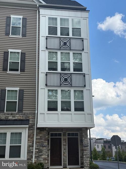 201 Charles Ellis Dr, NEWTOWN SQUARE, PA, 19073-1311 | Card Image