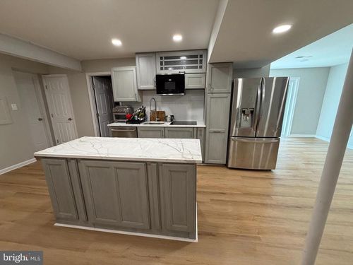 6521 Lancaster Dr, WARRENTON, VA, 20187-4417 | Card Image