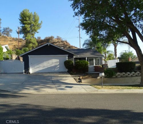 22654 La Rochelle Dr, Saugus, CA, 91350-1311 | Card Image