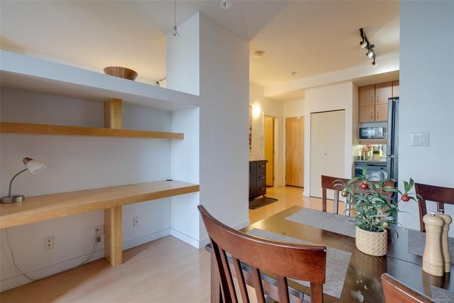 Dining Area / Built-in desk | Image 17