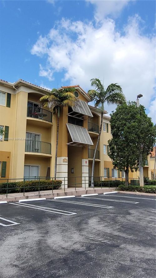 205-8-7280 Nw 114th Ave, Doral, FL, 33178-5580 | Card Image