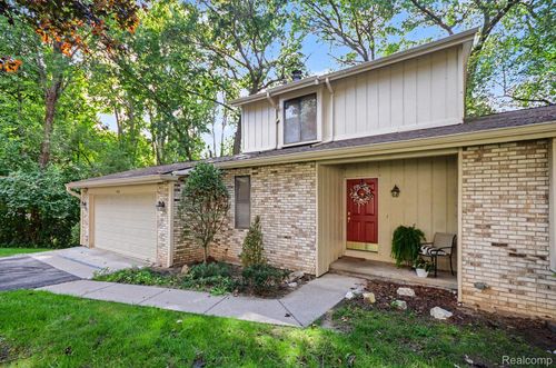 408 Forest Dr, Brighton, MI, 48116-1148 | Card Image