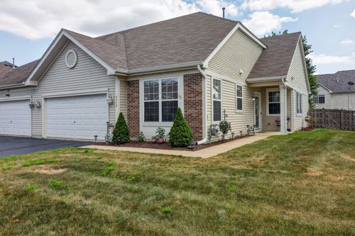 8218 Tremont Ln, Joliet, IL, 60431-7724 | Card Image