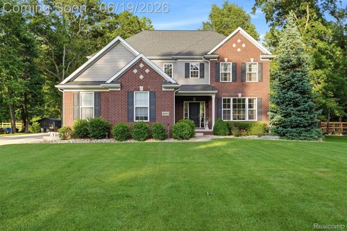 9001 Van Dusen Ct, South Lyon, MI, 48178-8408 | Card Image