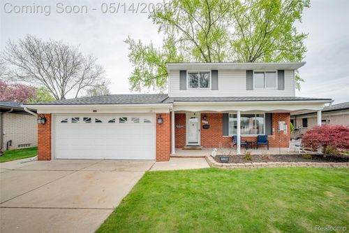 11226 Lorman Dr, Sterling Heights, MI, 48312-4966 | Card Image