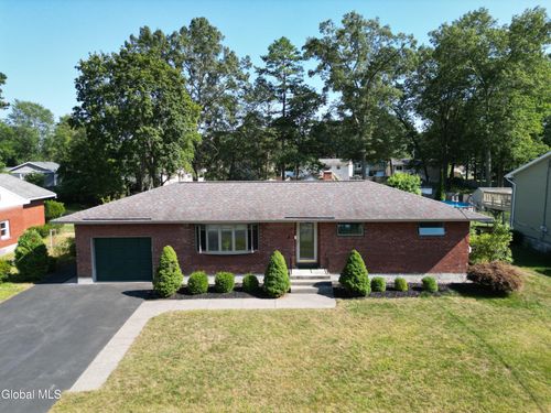 24 Lanci Ln, Colonie, NY, 12205-4711 | Card Image