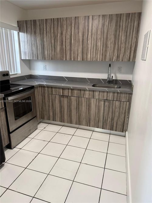 apt-5-590 Nw 65th St, Miami, FL, 33150-4380 | Card Image