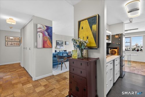 apt-12c-100 York St, New Haven, CT, 06511-5610 | Card Image