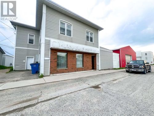 110-112 Third St W, Cochrane, ON, P0L1C0 | Card Image