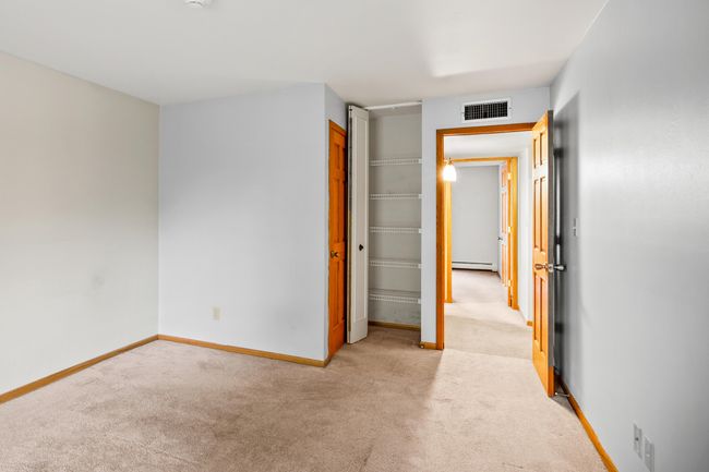 4050 W Rivers Edge Cir, Condo with 2 bedrooms, 1 bathrooms and null parking in Brown Deer WI | Image 27