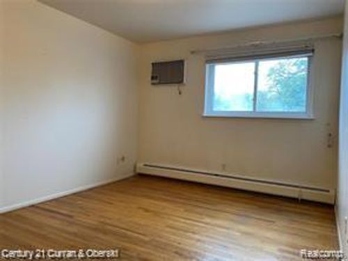 apt-207-25301 5 Mile Rd, Redford, MI, 48239-3746 | Card Image