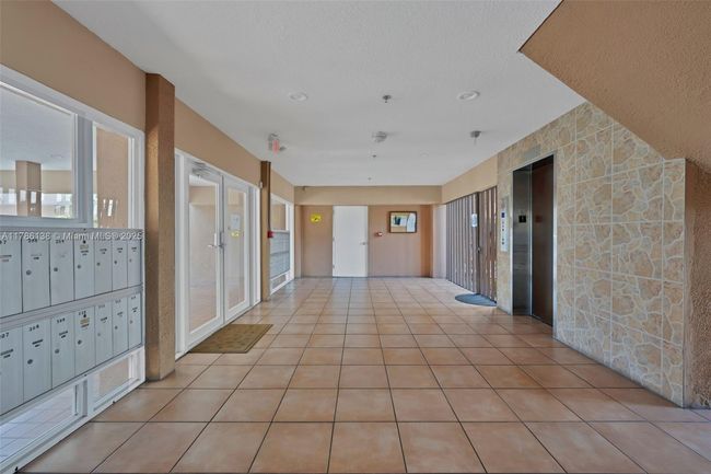 APT-207 - 4670 W 13 Th Ln, Condo with 3 bedrooms, 2 bathrooms and null parking in Hialeah FL | Image 22