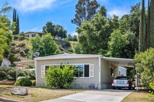 22819 Skylink Dr, Canyon Lake, CA, 92587-8944 | Card Image
