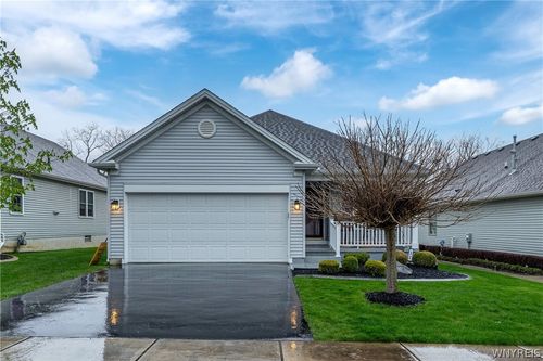 32 Hickory Grove Ln, Cheektowaga, NY, 14227-3326 | Card Image