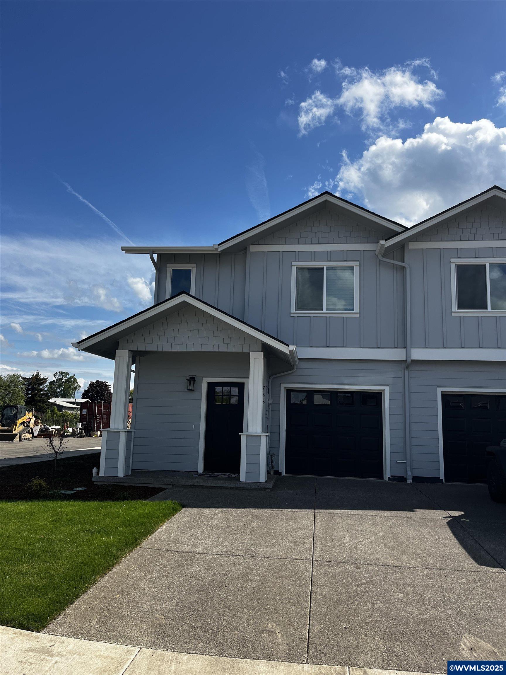 Periander Way, Harrisburg, OR 97446
