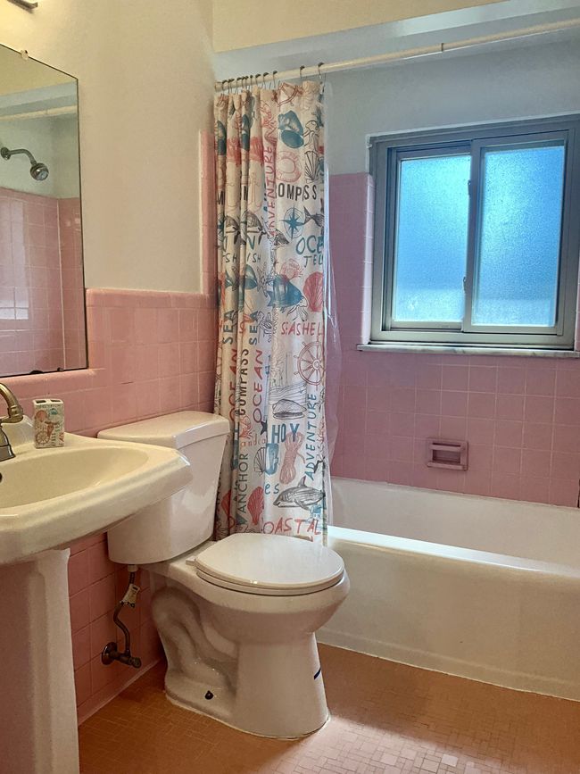 Clean, Full Bath with Tub/Shower combination. | Image 8