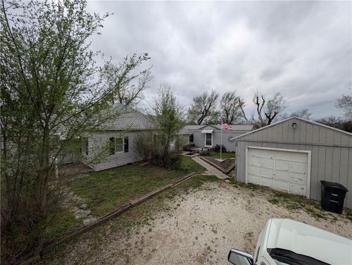 1282 1830th St, Iola, KS, 66749-3078 | Card Image