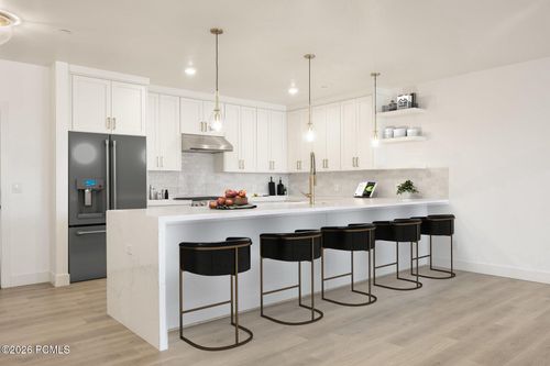 305-2250 E Murray Holladay Rd, Holladay, UT, 84117-5398 | Card Image