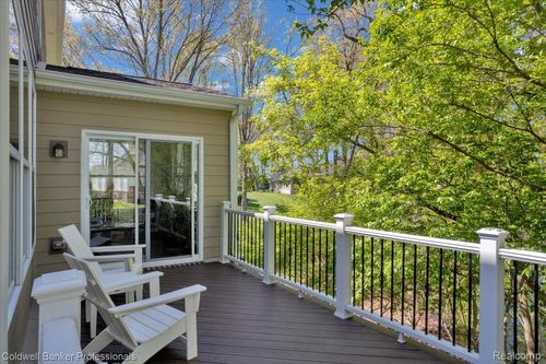 1060 Tinley Blvd, Oxford, MI, 48371-6613 | Card Image