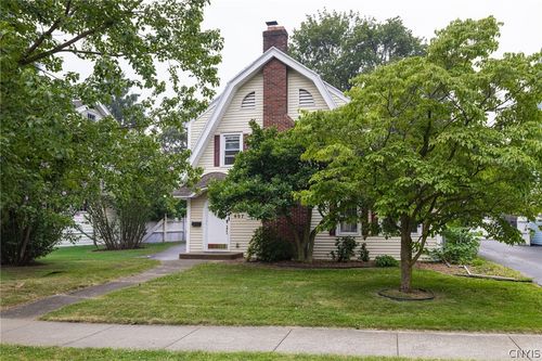 607 Laurelton Rd, Irondequoit, NY, 14609-4511 | Card Image
