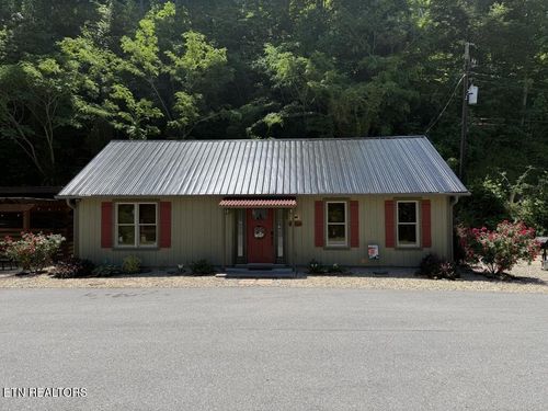 840 Sleepy Hollow Rd, Gatlinburg, TN, 37738-5044 | Card Image